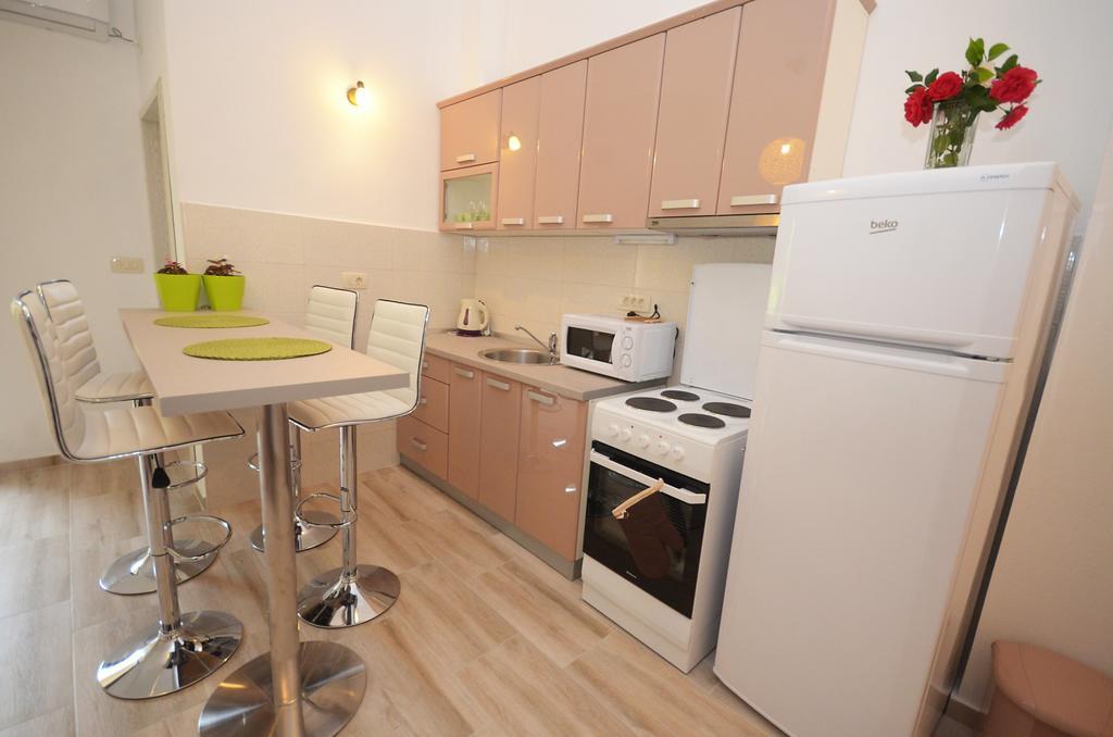 Apartmani Mizdrak Kotor Exterior photo